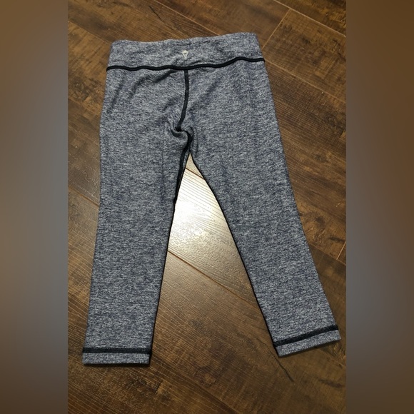 Ivivva rhythmic crops, size 6 - Picture 4 of 5